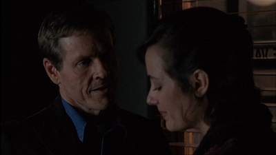 ROSWELL_-_E1X15_INDEPENDENCE_DAY_419.jpg