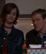 ROSWELL_-_E1X15_INDEPENDENCE_DAY_103.jpg