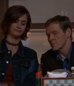 ROSWELL_-_E1X15_INDEPENDENCE_DAY_105.jpg