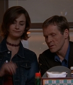 ROSWELL_-_E1X15_INDEPENDENCE_DAY_106.jpg