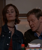 ROSWELL_-_E1X15_INDEPENDENCE_DAY_110.jpg