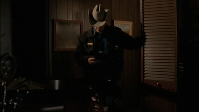 ROSWELL_-_E1X17_CRACY_003.jpg