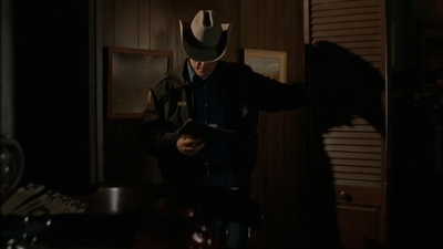ROSWELL_-_E1X17_CRACY_004.jpg