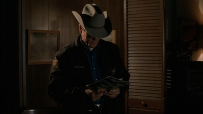 ROSWELL_-_E1X17_CRACY_007.jpg