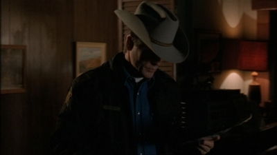 ROSWELL_-_E1X17_CRACY_009.jpg