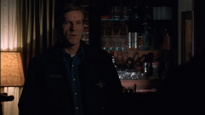 ROSWELL_-_E1X17_CRACY_043.jpg