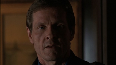 ROSWELL_-_E1X17_CRACY_098.jpg