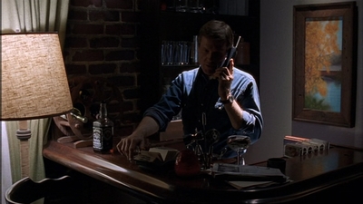 ROSWELL_-_E1X17_CRACY_256.jpg