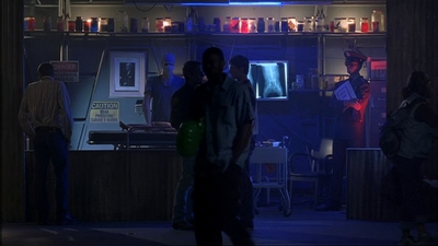 ROSWELL_-_E1X17_CRACY_368.jpg
