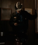 ROSWELL_-_E1X17_CRACY_003.jpg