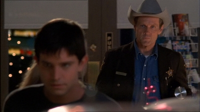 ROSWELL_-_E1X18_TESS_LIES_AND_VIDEOTAPE_003.jpg