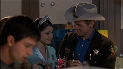 ROSWELL_-_E1X18_TESS_LIES_AND_VIDEOTAPE_017.jpg