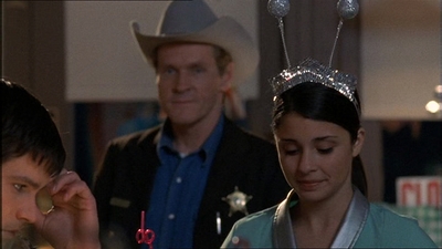 ROSWELL_-_E1X18_TESS_LIES_AND_VIDEOTAPE_031.jpg