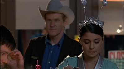 ROSWELL_-_E1X18_TESS_LIES_AND_VIDEOTAPE_033.jpg