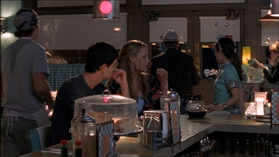 ROSWELL_-_E1X18_TESS_LIES_AND_VIDEOTAPE_046.jpg