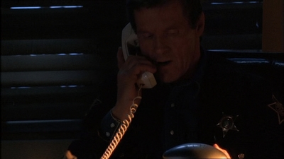 ROSWELL_-_E1X18_TESS_LIES_AND_VIDEOTAPE_050.jpg