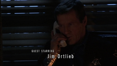 ROSWELL_-_E1X18_TESS_LIES_AND_VIDEOTAPE_056.jpg