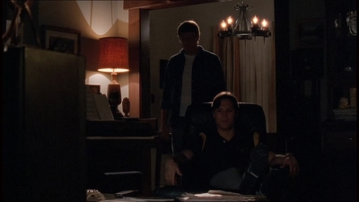 ROSWELL_-_E1X18_TESS_LIES_AND_VIDEOTAPE_112.jpg