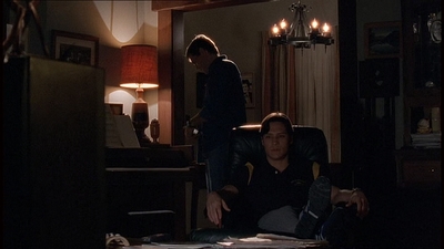 ROSWELL_-_E1X18_TESS_LIES_AND_VIDEOTAPE_118.jpg
