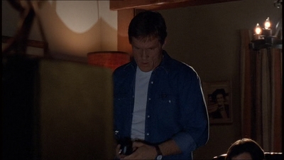 ROSWELL_-_E1X18_TESS_LIES_AND_VIDEOTAPE_143.jpg