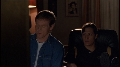 ROSWELL_-_E1X18_TESS_LIES_AND_VIDEOTAPE_154.jpg