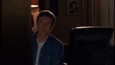 ROSWELL_-_E1X18_TESS_LIES_AND_VIDEOTAPE_160.jpg