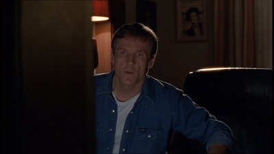 ROSWELL_-_E1X18_TESS_LIES_AND_VIDEOTAPE_162.jpg