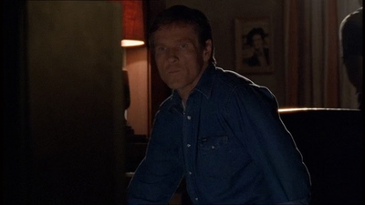 ROSWELL_-_E1X18_TESS_LIES_AND_VIDEOTAPE_164.jpg