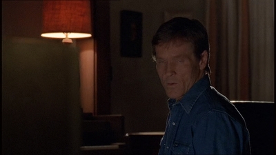ROSWELL_-_E1X18_TESS_LIES_AND_VIDEOTAPE_170.jpg