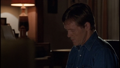 ROSWELL_-_E1X18_TESS_LIES_AND_VIDEOTAPE_176.jpg