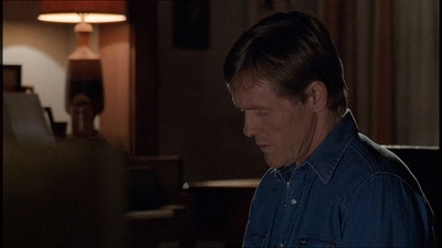 ROSWELL_-_E1X18_TESS_LIES_AND_VIDEOTAPE_178.jpg