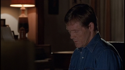 ROSWELL_-_E1X18_TESS_LIES_AND_VIDEOTAPE_181.jpg