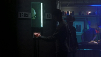 ROSWELL_-_E1X18_TESS_LIES_AND_VIDEOTAPE_263.jpg