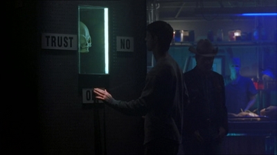 ROSWELL_-_E1X18_TESS_LIES_AND_VIDEOTAPE_264.jpg
