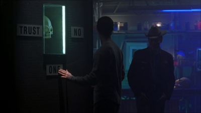 ROSWELL_-_E1X18_TESS_LIES_AND_VIDEOTAPE_265.jpg