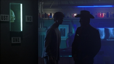 ROSWELL_-_E1X18_TESS_LIES_AND_VIDEOTAPE_274.jpg