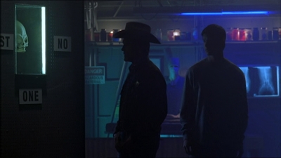 ROSWELL_-_E1X18_TESS_LIES_AND_VIDEOTAPE_281.jpg