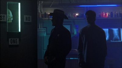 ROSWELL_-_E1X18_TESS_LIES_AND_VIDEOTAPE_282.jpg