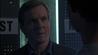 ROSWELL_-_E1X18_TESS_LIES_AND_VIDEOTAPE_373.jpg