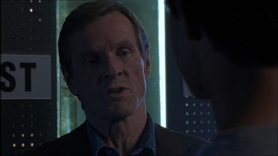 ROSWELL_-_E1X18_TESS_LIES_AND_VIDEOTAPE_380.jpg