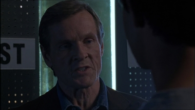 ROSWELL_-_E1X18_TESS_LIES_AND_VIDEOTAPE_383.jpg