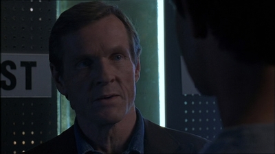 ROSWELL_-_E1X18_TESS_LIES_AND_VIDEOTAPE_394.jpg