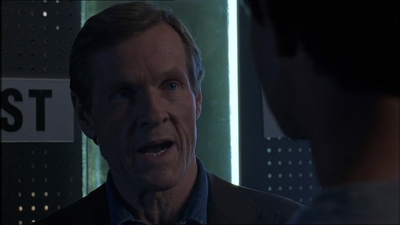 ROSWELL_-_E1X18_TESS_LIES_AND_VIDEOTAPE_397.jpg