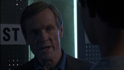 ROSWELL_-_E1X18_TESS_LIES_AND_VIDEOTAPE_401.jpg