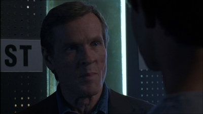 ROSWELL_-_E1X18_TESS_LIES_AND_VIDEOTAPE_404.jpg