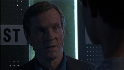 ROSWELL_-_E1X18_TESS_LIES_AND_VIDEOTAPE_410.jpg