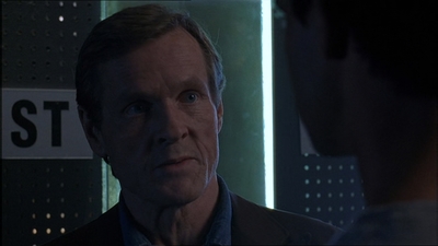 ROSWELL_-_E1X18_TESS_LIES_AND_VIDEOTAPE_415.jpg