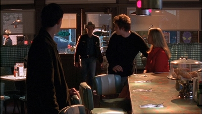 ROSWELL_-_E1X18_TESS_LIES_AND_VIDEOTAPE_420.jpg
