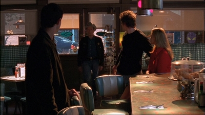 ROSWELL_-_E1X18_TESS_LIES_AND_VIDEOTAPE_422.jpg