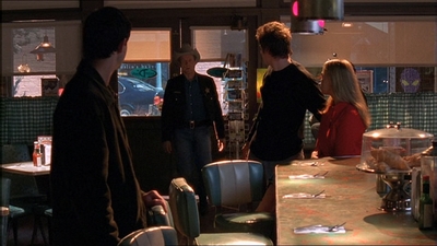 ROSWELL_-_E1X18_TESS_LIES_AND_VIDEOTAPE_423.jpg
